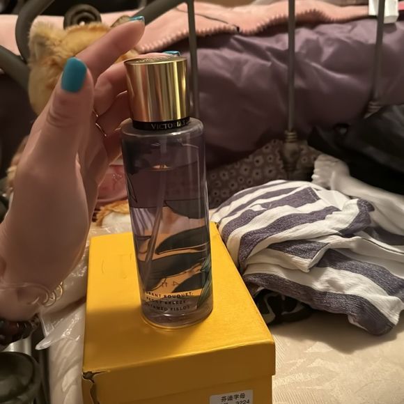 VICTORIAS SECRET body m1st full size - Picture 4 of 4